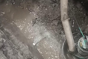 东方地下室伸缩缝堵漏视频